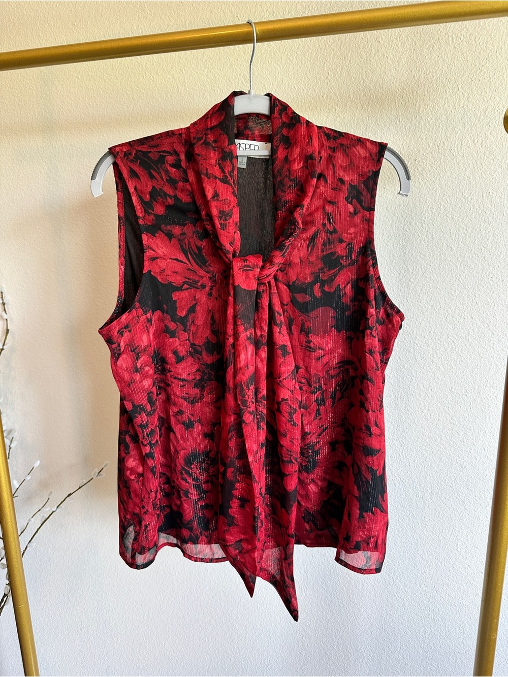 Kasper Red & Black Floral Tie-Neck Sleeveless Blouse